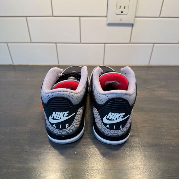 Air Jordan 3 - Black Cement - GS - Size 4y (Women’s 5.5) - Picture 5 of 7